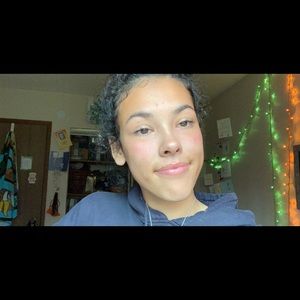 Meet your Posher, Vonnie